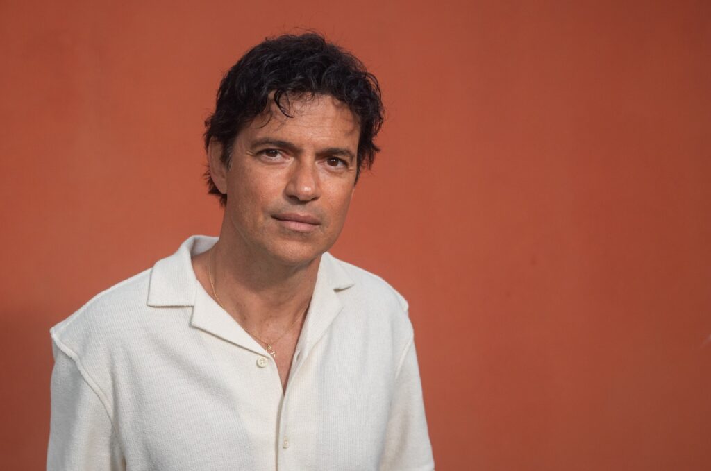 jorge-vercillo-procura-se-renovar-em-agosto-com-edicao-de-disco-de-remixes,-apos-feats-com-pk-e-tasha-&-tracie