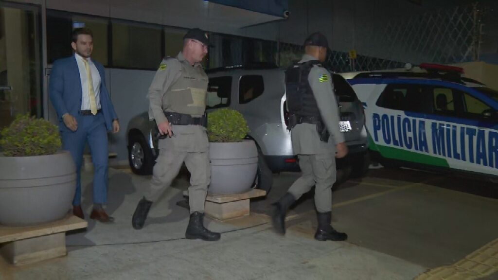 operacao-mira-delegado-suspeito-de-fraudes-em-contratacoes-e-desvio-de-recursos-destinados-a-escolas