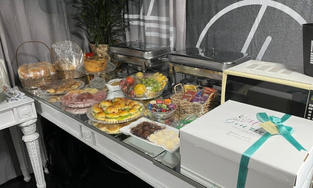 cuscuz-com-carne,-oleaginosas-e-barra-de-whey:-veja-os-que-os-artistas-comem-nos-bastidores-do-festival-de-inverno-bahia