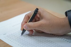com-remuneracoes-que-passam-de-r$-13-mil,-concursos-publicos-e-processos-seletivos-oferecem-vagas-na-regiao-de-presidente-prudente