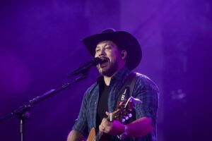 ‘fuscao-preto’,-‘chora-me-liga’,-‘nuvem-de-lagrimas’…-saiba-qual-hit-sertanejo-bombou-no-ano-em-que-voce-nasceu