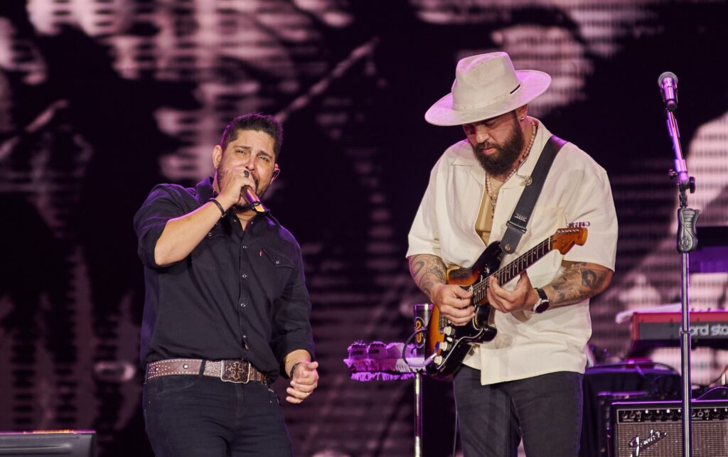 jorge-e-mateus-mostram-estar-no-olimpo-do-sertanejo-com-turne-de-20-anos-e-arrepiam-barretos-com-festival-de-hits-antes-da-pausa