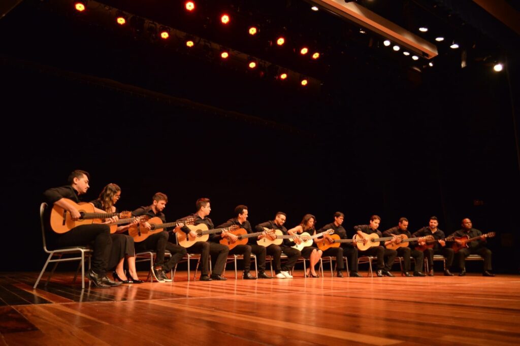 musicos-da-orquestra-de-violoes-de-teresina-estao-ha-um-ano-sem-salario;-tce-determina-que-secretaria-reavalie