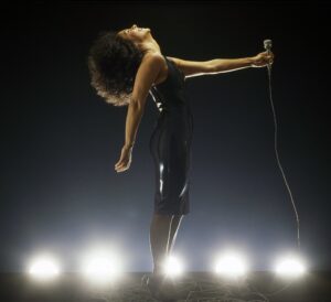 album-de-gal-costa-tem-lancamento-digital-adiado-em-uma-semana,-para-frustracao-dos-seguidores-da-cantora