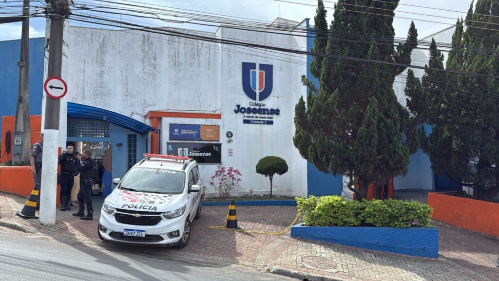 criminosos-armados-invadem-escola-particular,-rendem-funcionarios-e-fogem-apos-assalto-em-sao-jose