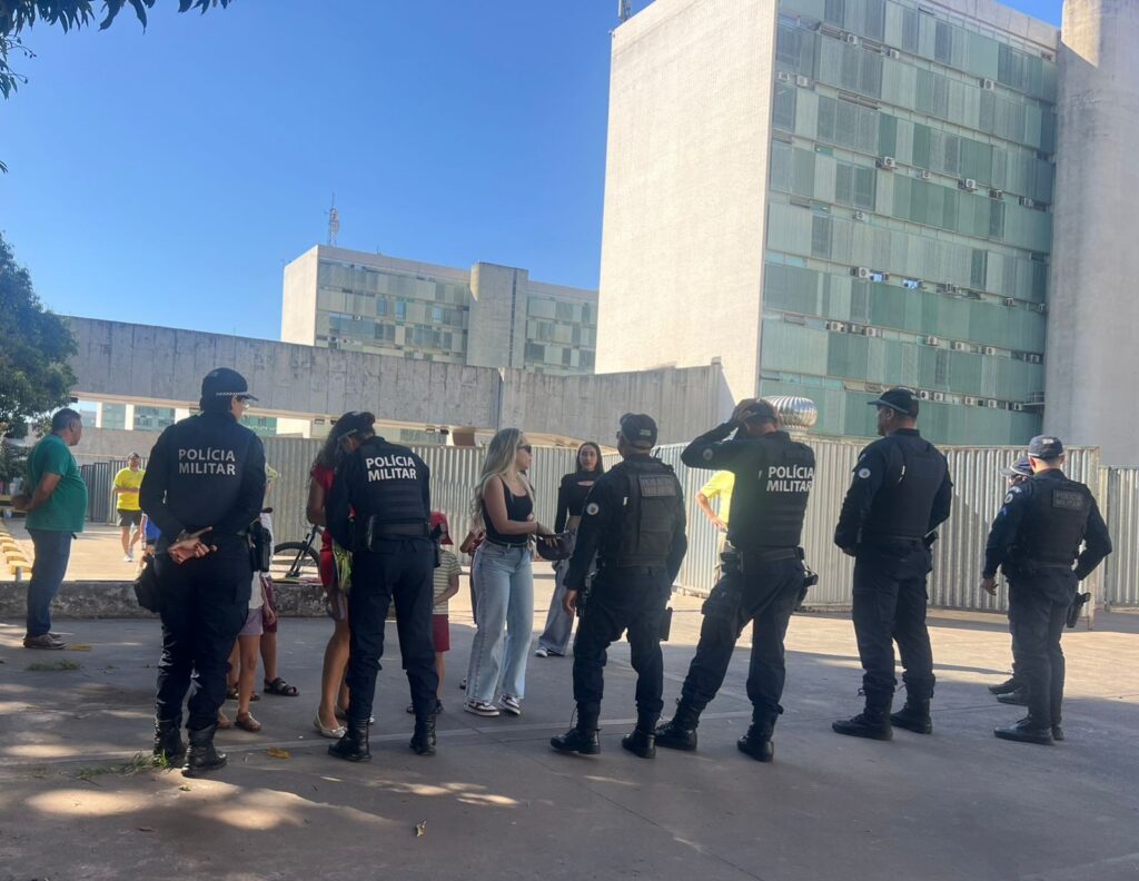 7-de-setembro:-desfile-em-brasilia-tem-bandeirao,-exibicao-das-forcas-armadas-e-mensagem-sobre-cop-e-soberania;-veja-imagens