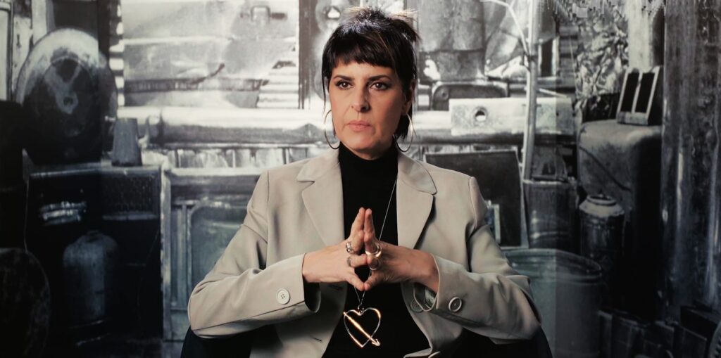 fernanda-faz-‘abreugrafia’-do-album-‘da-lata’-em-documentario-com-o-apuro-que-qualifica-a-obra-solo-da-‘garota-carioca’