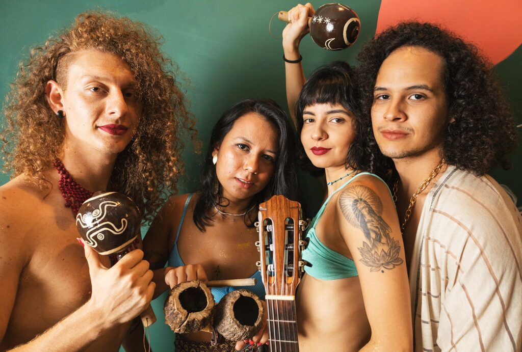 delirio-cabana-abriga-seis-musicas-de-lavra-propria-em-ep-tropical-que-revela-grupo-criado-no-curso-do-rio-amazonas