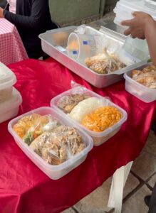 cozinheira-‘influencer’,-dormitorio-‘de-familia’,-‘psicologo’-de-ex-detentas:-o-comercio-na-porta-do-maior-complexo-penitenciario-do-rj