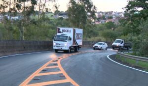 acidentes-causados-por-materiais-deslizantes-na-pista-crescem-50%-na-regiao-de-campinas;-veja-como-evitar