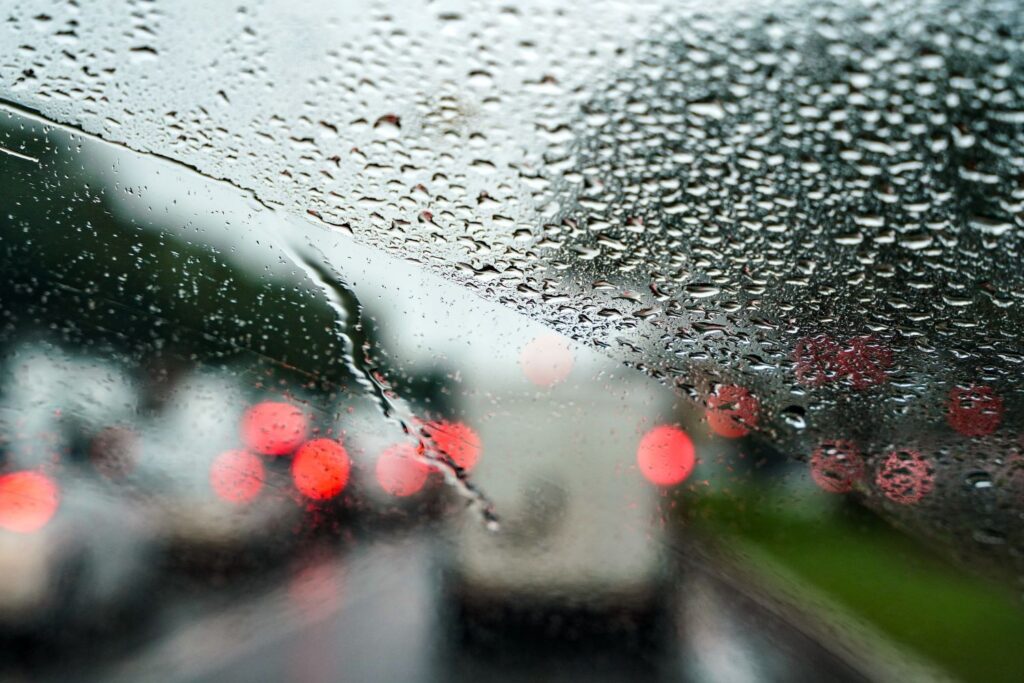 dia-de-finados-em-sc-tem-alerta-de-tempestades-com-ventos-de-ate-100-km/h-em-83-cidades;-veja-quais