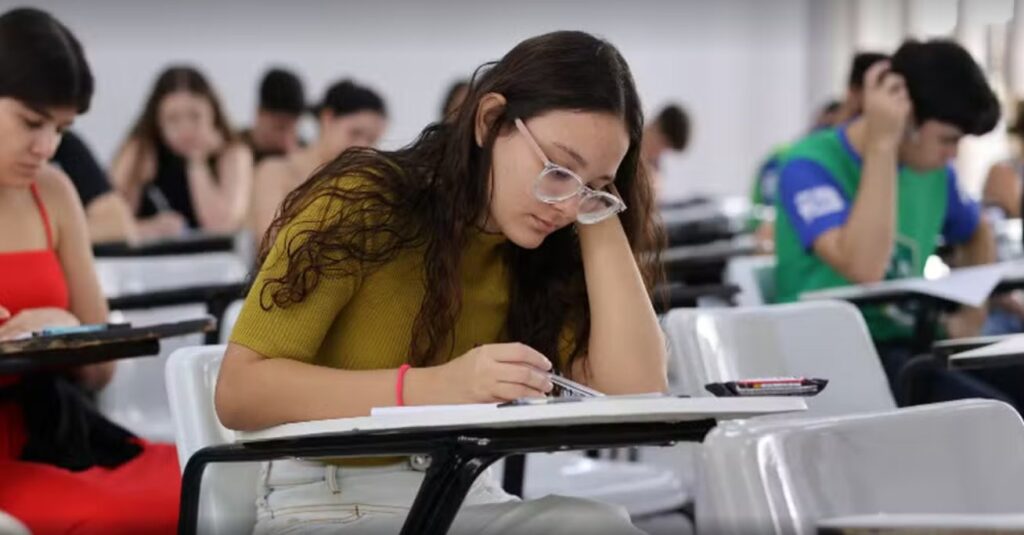selecoes-e-concursos-em-pe-tem-mais-de-3,9-mil-vagas-e-salarios-de-ate-r$-13,2-mil;-saiba-como-se-inscrever