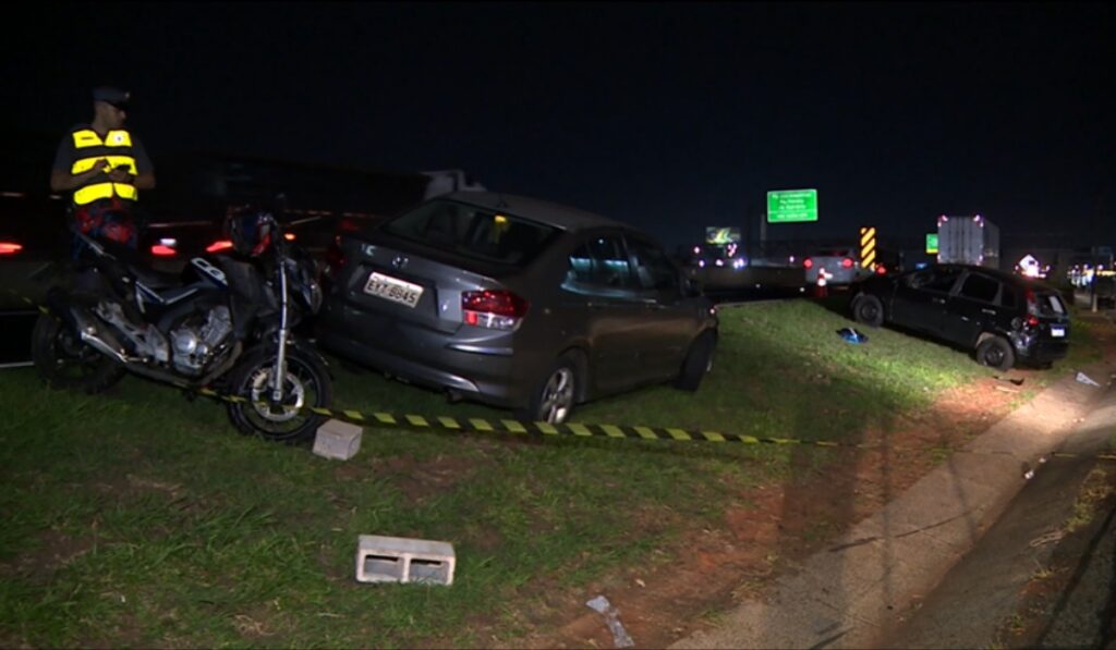 pedestre-morre-e-motociclista-fica-em-estado-grave-apos-serie-de-acidentes-na-anhanguera,-em-sumare