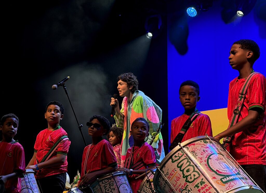 adriana-partimpim-poe-mangueira-do-amanha-na-‘avenida’-na-volta-do-show-‘o-quarto-no-palco’-ao-rio-de-janeiro