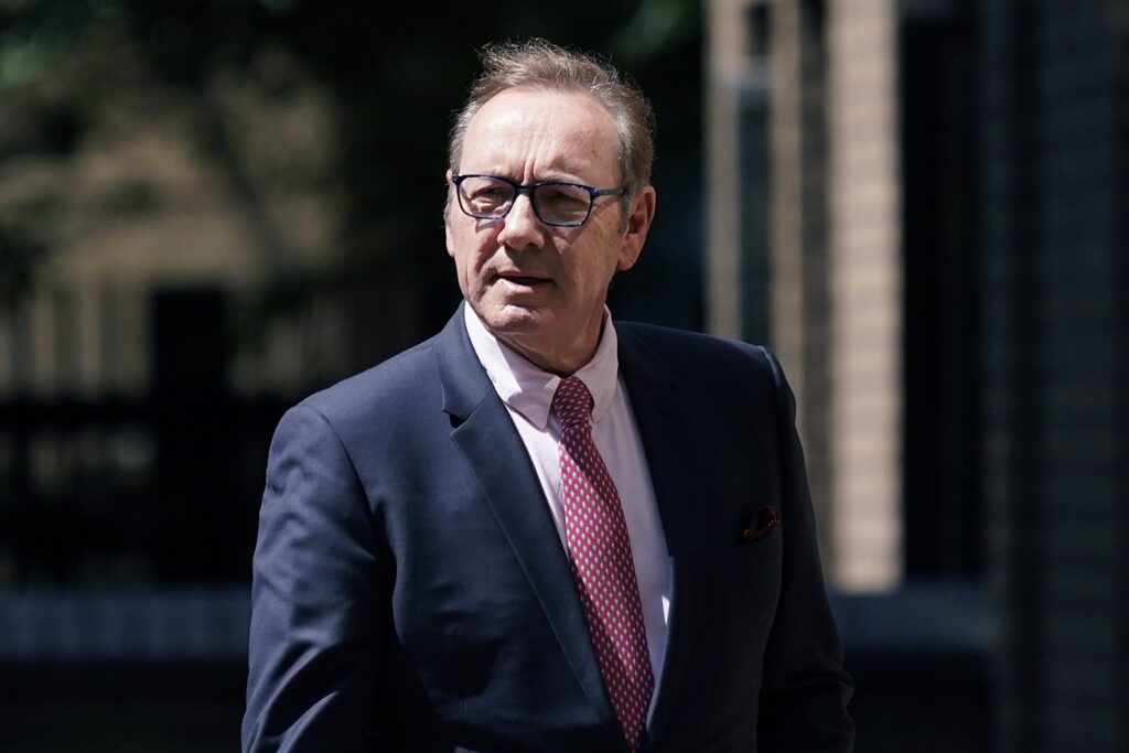 kevin-spacey-diz-estar-endividado-e-sem-casa-apos-acusacoes-de-abuso-sexual:-‘pouco-entrou,-tudo-saiu’