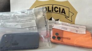 clientes-recebem-areia-no-lugar-de-iphones-no-rs;-entregador-e-suspeito-de-trocar-conteudo-de-pacotes,-diz-policia