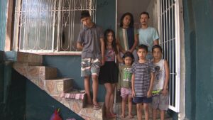 ‘ou-compro-presente-de-natal-para-meus-filhos-ou-comida’:-o-drama-de-quem-vive-em-inseguranca-alimentar-no-rs