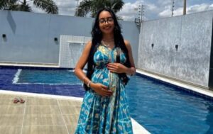 gravida-cai-de-moto,-bate-cabeca-e-fica-em-coma-apos-vestido-enroscar-em-corrente-de-veiculo-em-carpina