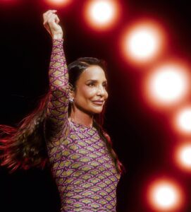 ivete-sangalo-aposta-em-‘vampirinha’-e-em-feat-com-cantor-xanddy-harmonia-em-‘oxente’-para-animar-o-carnaval
