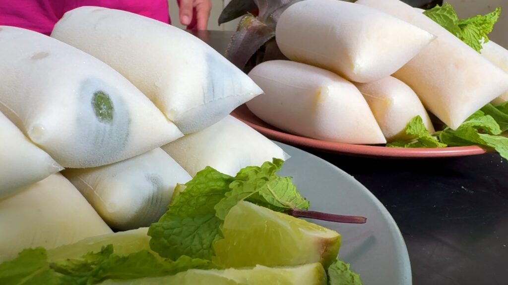 aprenda-a-fazer-dindin-gourmet-de-delicia-de-abacaxi-e-de-mousse-de-limao-com-hortela-no-chef-jpb
