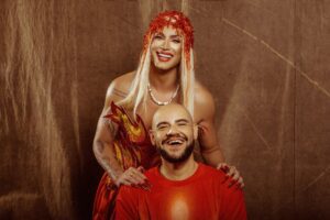 aretuza-lovi-e-gominho-evocam-a-saudade-de-preta-gil-em-‘3-nos’,-single-carnavalesco-sobre-lacos-de-amizade