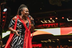 margareth-menezes-festeja-no-carnaval-de-2026-os-25-anos-do-album-afro-pop-que-revitalizou-a-carreira-da-artista