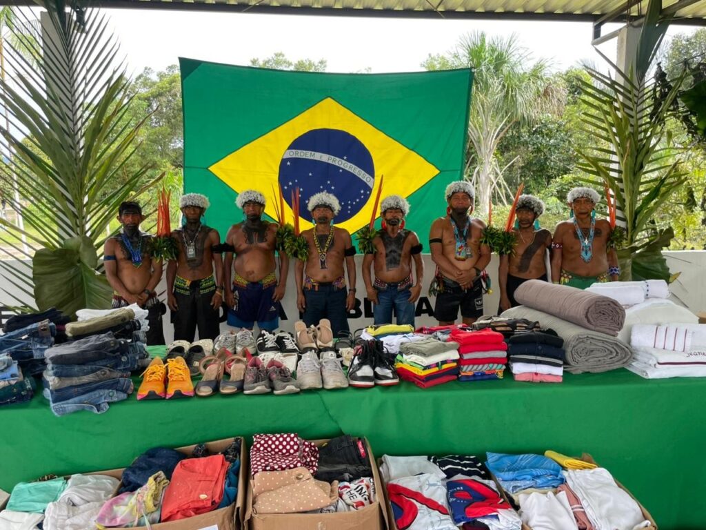 cerca-de-sete-toneladas-de-donativos-sao-entregues-para-comunidades-indigenas-em-missao-no-amazonas