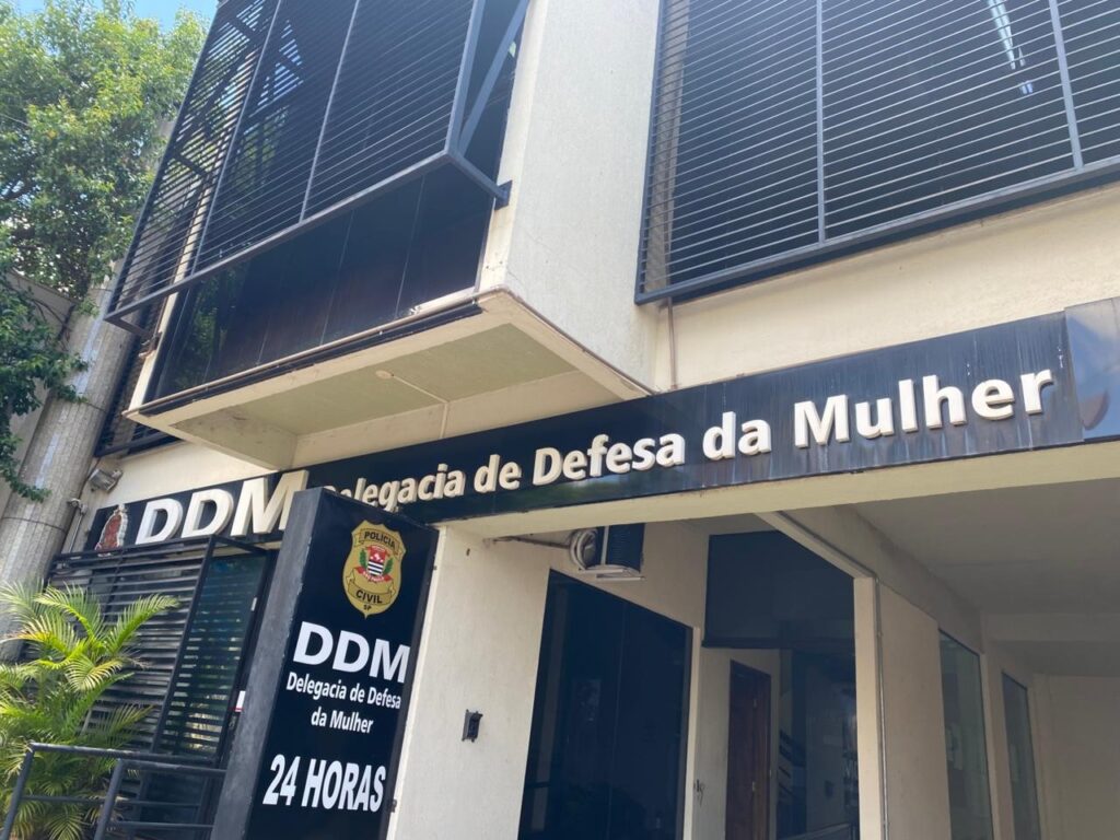 justica-converte-em-preventiva-prisao-de-motorista-apos-mulher-ser-socorrida-em-estado-gravissimo-ao-cair-do-carro-em-movimento