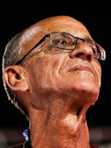 mestre-no-comando-das-baterias,-cica-entra-no-panteao-dos-imortais-do-carnaval-com-a-vitoria-da-viradouro
