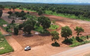 fazenda-avaliada-em-cerca-de-r$-40-milhoes-e-que-teria-jazida-de-esmeraldas-e-alvo-de-disputa-judicial,-em-goias