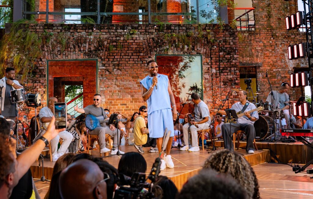 mumuzinho-registra-show-no-rio-com-roteiro-que-inclui-sucessos-de-agepe-e-beth-carvalho-entre-pagodes-ineditos