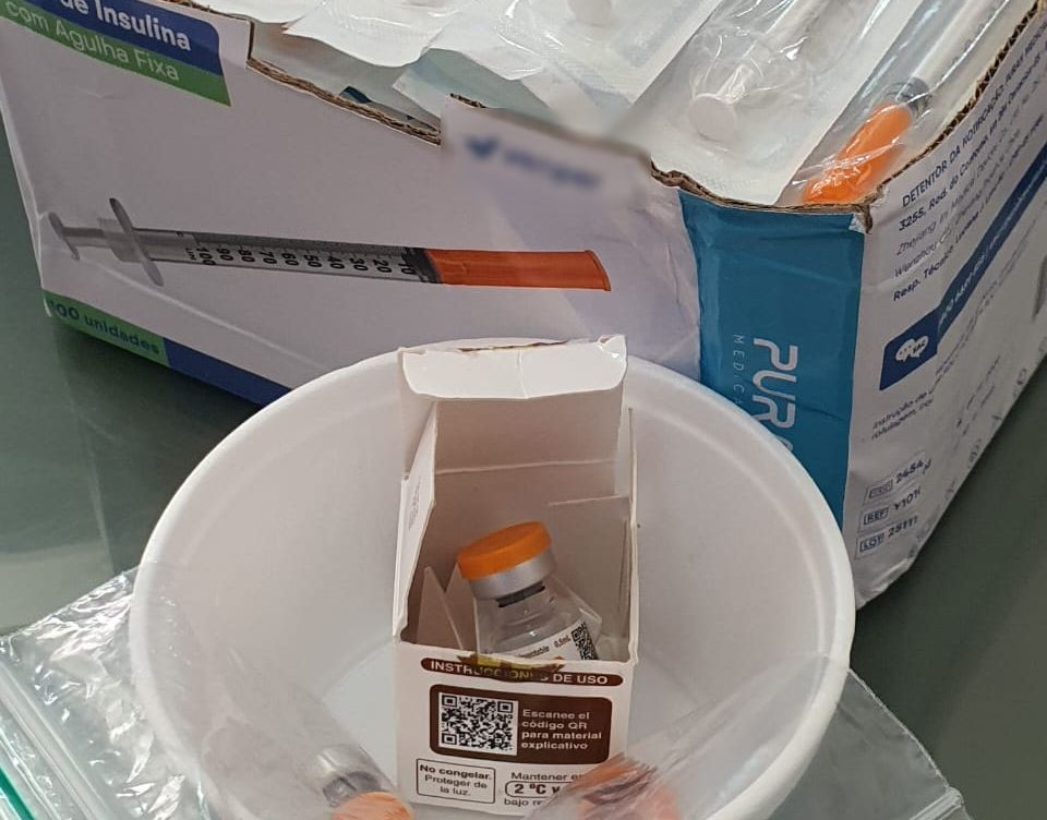 mulher-e-presa-em-aracaju-durante-operacao-de-combate-a-venda-ilegal-de-medicamentos-emagrecedores
