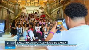 criancas-da-cidade-de-deus-visitam-o-theatro-municipal-e-assistem-a-seletiva-internacional-de-bale-no-rio