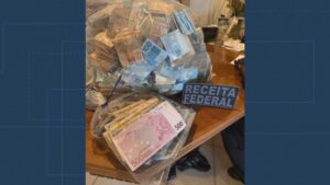 agentes-encontraram-cerca-de-r$-2-milhoes-em-dinheiro-dentro-de-piano-na-casa-de-auditora-da-fiscal