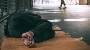 lei-em-porto-velho-oferece-passagem-para-que-pessoas-em-situacao-de-rua-voltem-a-cidade-de-origem