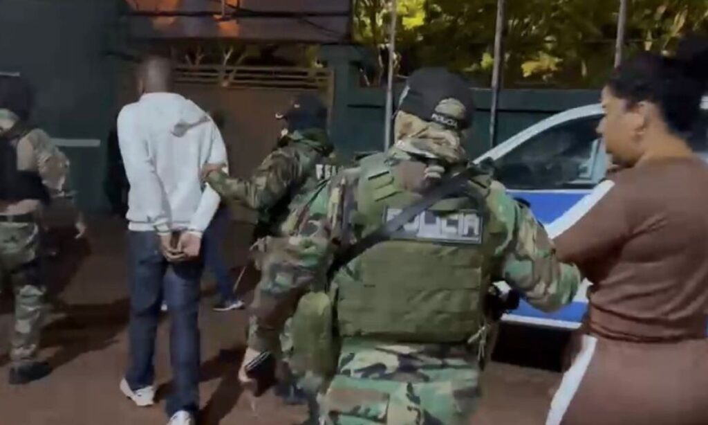homem-apontado-como-chefe-de-faccao-criminosa-em-bairro-de-salvador-e-companheira-sao-presos-em-acao-policial-na-bolivia