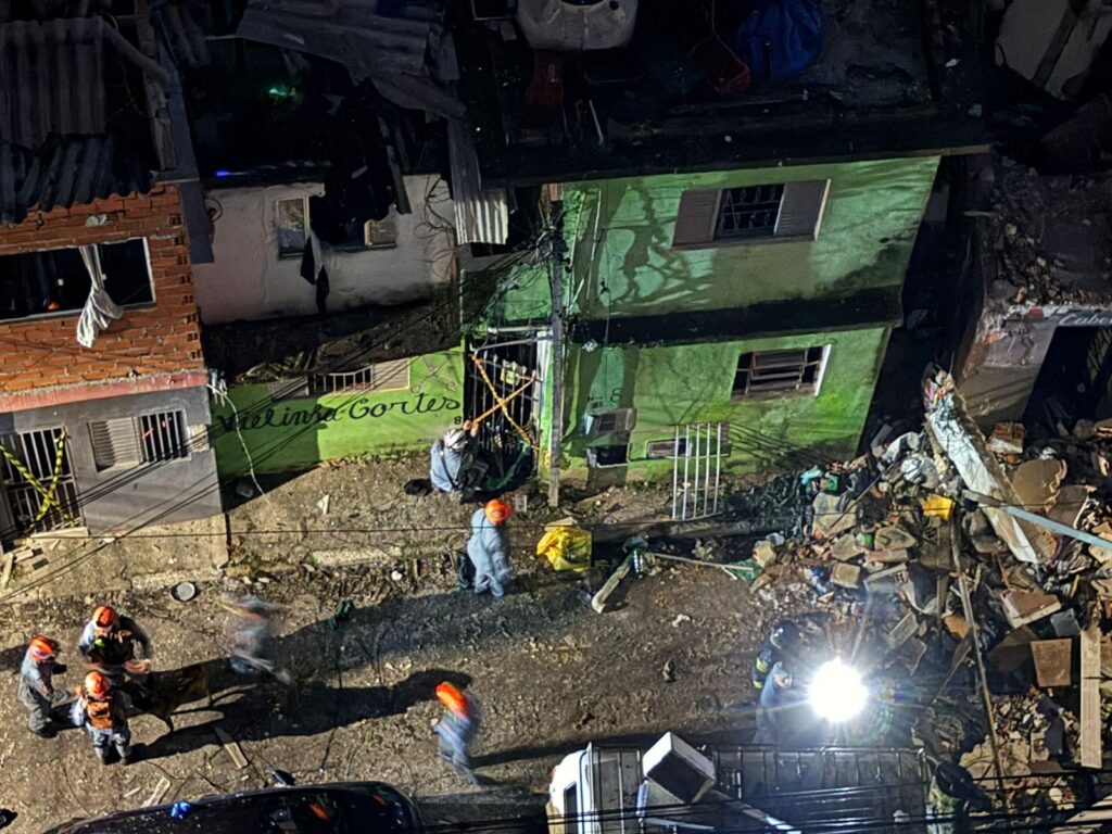 sabesp-e-comgas-dizem-que-trabalhavam-em-conjunto-em-obra-e-anunciam-r$-2-mil-por-familia-afetada-em-explosao-no-jaguare