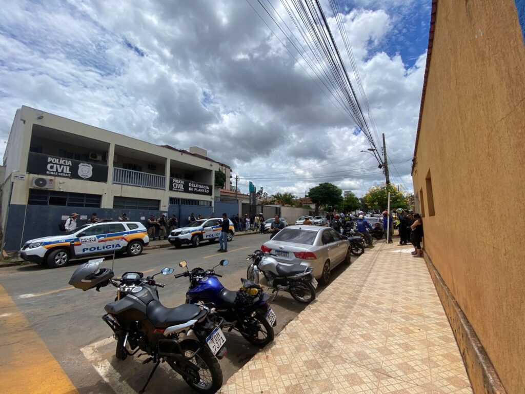 camarao-e-ovos-de-pascoa:-funcionaria-de-supermercado-que-simulava-pedidos-priorizava-itens-mais-caros,-diz-policia