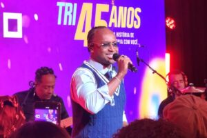 thiaguinho-fala-do-pai-radialista-e-celebra-ligacao-com-o-radio:-‘faco-parte-dessa-companhia-atraves-da-musica’