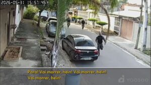 video-mostra-pms-gritando-‘vai-morrer!’-para-motociclista-morto-a-tiros-durante-abordagem-em-sao-goncalo