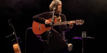 joyce-moreno-toma-partido-da-mpb-e-do-povo-brasileiro-no-alto-voo-musical-e-poetico-do-show-‘passarinho-urbano’
