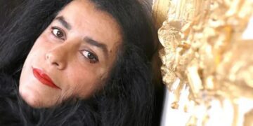 ‘aos-10-anos,-me-preparava-para-ser-prisioneira-politica’:-marjane-satrapi,-a-autora-que-retratou-transformacao-do-ira-sob-a-revolucao-islamica