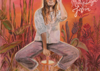 maria-luiza-jobim-floresce-na-leveza-requintada-de-‘rosa-no-ceu’,-album-de-cancoes-feitas-com-marcelo-camelo