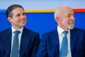 sem-acordo-sobre-urgencia,-motta-cede-e-define-relator-de-projeto-do-governo-sobre-o-fim-da-escala-6×1