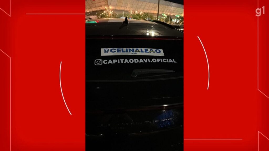 equipes-adesivam-carros-com-nomes-de-celina-leao-e-pre-candidato-a-camara,-sem-aval-dos-donos,-em-area-publica-no-df