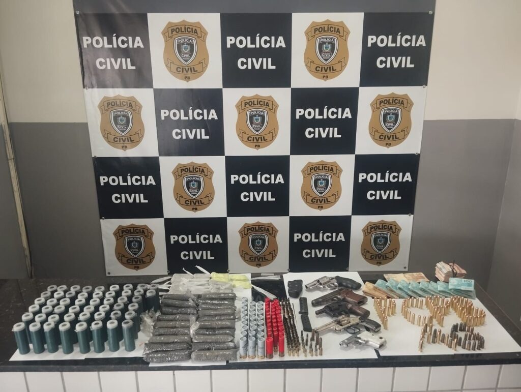 homem-e-preso-com-armas,-municoes-e-mais-de-r$-11-mil-durante-operacao-que-fecha-ponto-ilegal-em-alagoa-grande,-na-pb