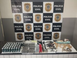 homem-e-preso-com-armas,-municoes-e-mais-de-r$-11-mil-durante-operacao-que-fecha-ponto-ilegal-em-alagoa-grande,-na-pb