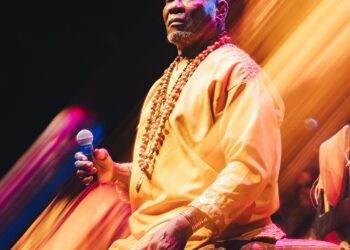 lazzo-matumbi-vive-noite-de-rei-ativista-ao-cantar-compositores-da-bahia-na-gravacao-do-primeiro-album-audiovisual