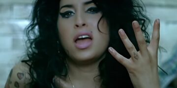 pai-de-amy-winehouse-e-condenado-a-pagar-r$-6-milhoes-em-disputa-sobre-venda-de-objetos-da-cantora