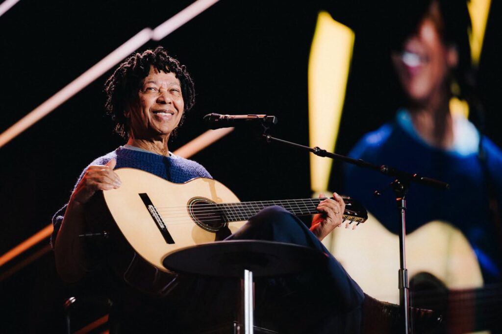 djavan-faz-a-felicidade-e-o-delirio-dos-mortais-ao-estrear-no-rio-de-janeiro-o-show-da-turne-dos-50-anos-de-sucesso